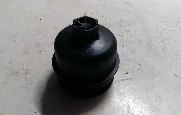 Opel Corsa D Oil filter cover 6790967580
