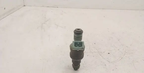 BMW 5 E39 Fuel injector 0280150415