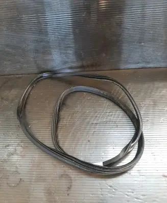 Mini Cooper Countryman R60 Front door rubber seal 9808548