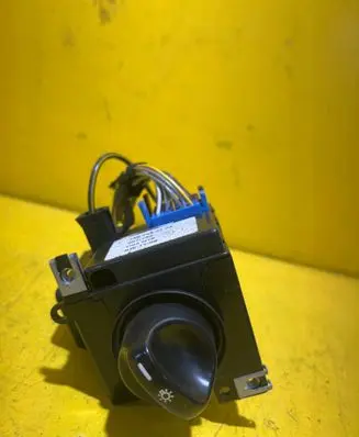 Mercedes-Benz A W168 Light switch 1685450104