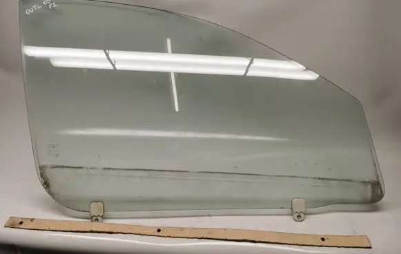 Mitsubishi Outlander Front door window glass four-door 43R00033 A001594 M213AS2