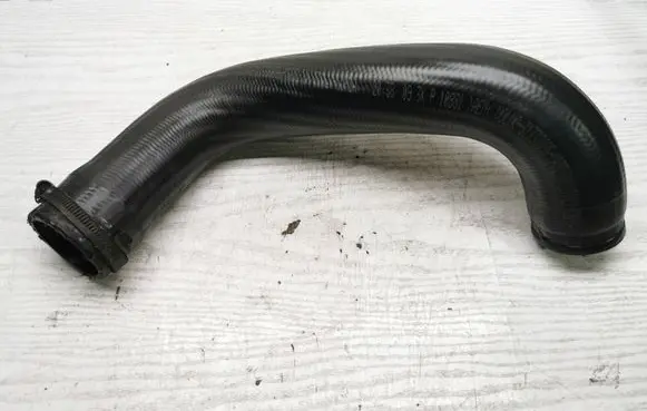 Intercooler hose/pipe