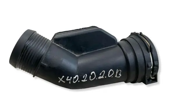 Volvo XC40 Intercooler hose/pipe 32222147