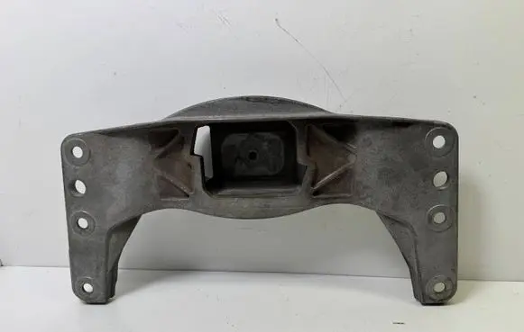 BMW 5 E60 E61 Gearbox mounting bracket 6761106 2231 22316761106