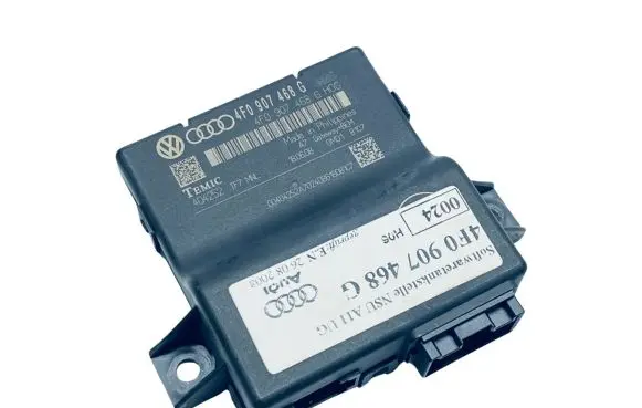 Audi A6 S6 C6 4F Gateway control module 4F0907468G