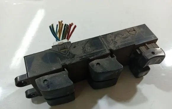 Nissan Almera Tino Electric window control switch