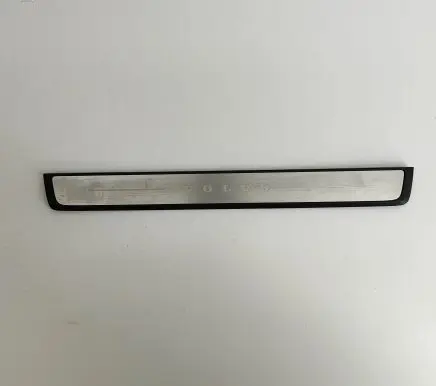Volvo XC40 Front sill trim cover 32289844