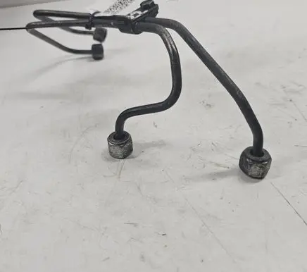 Fuel injector supply line/pipe