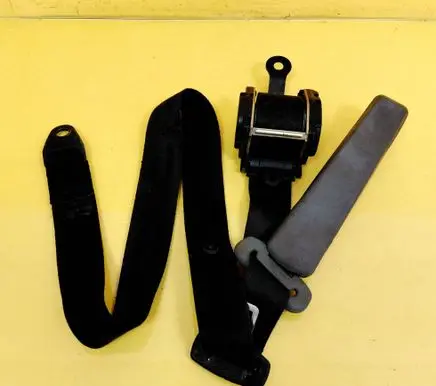 Nissan Vanette Third row seat belt 