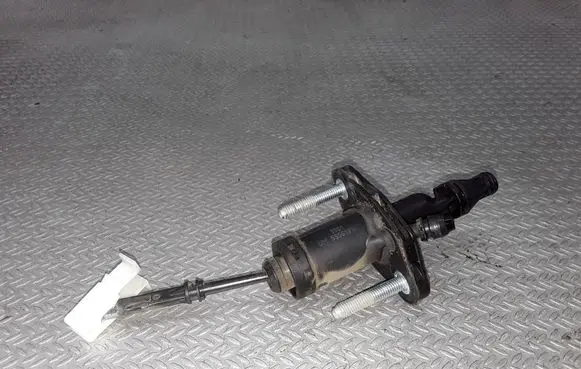 Chevrolet Orlando Clutch master cylinder 55561915