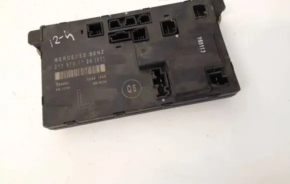 Mercedes-Benz E W211 Door control unit/module 2118701126