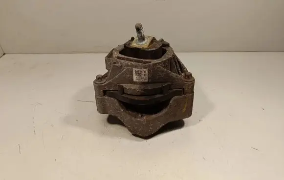 BMW 1 F20 F21 Engine mount bracket 6859408