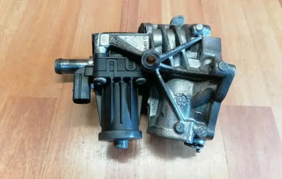 Jaguar XF X250 EGR valve 701881040 10T259