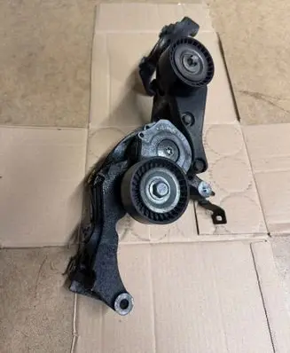 Opel Meriva B Generator/alternator bracket 