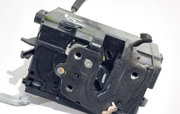 Peugeot 308 Rear door lock 9810310080