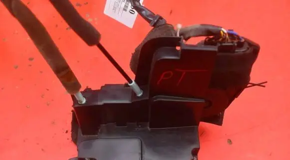 Mazda CX-7 Rear door lock