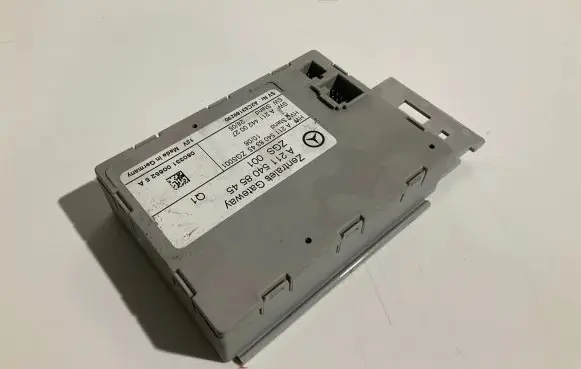 Mercedes-Benz E W211 Gateway control module A2115408545 A2114420027 A2115408345