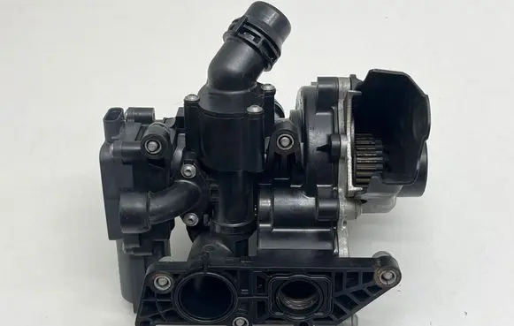 Audi Q3 F3 Water pump 06L121012 F56777617
