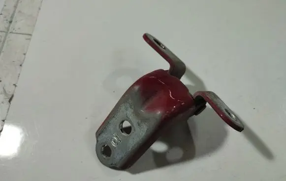 Hyundai i30 Rear door lower hinge 