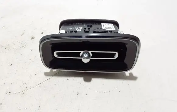 Volvo XC40 Dashboard side air vent grill/cover trim 31442625