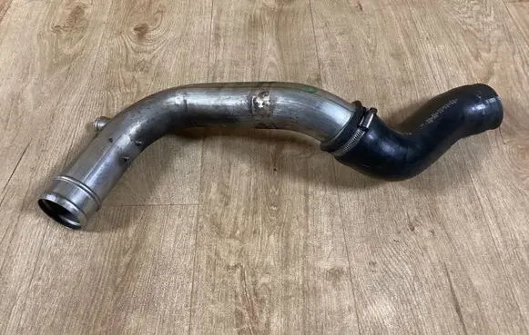 Intercooler hose/pipe