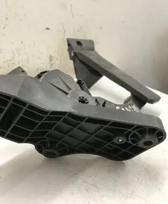 Hyundai Santa Fe Accelerator throttle pedal A06