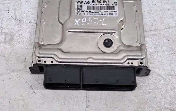 Volkswagen Polo VI Engine control unit/module 05C907309F