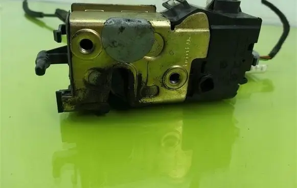 Citroen C4 I Front door lock 9681331489Q00