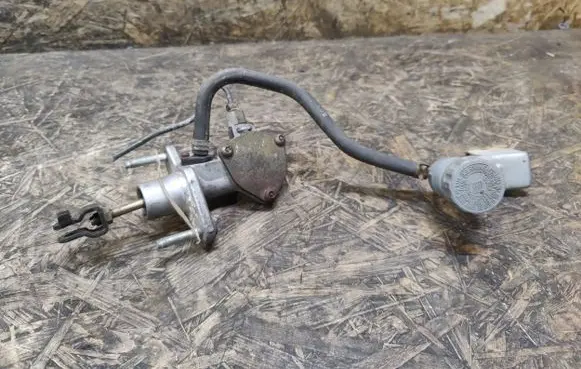 Honda Element Clutch master cylinder 
