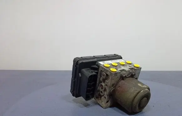Toyota Corolla Verso E121 ABS Pump 44510-13070
