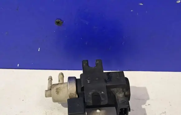 Volvo V70 Turbo solenoid valve 30637251