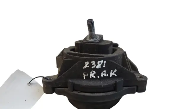 BMW 1 F20 F21 Engine mount bracket 678765704