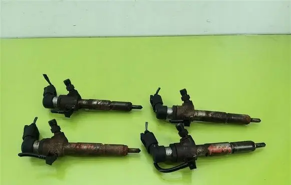 Ford C-MAX I Fuel injectors set 4M5Q9F593AD