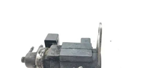 Audi A8 S8 D3 4E Turbo solenoid valve 057906630A 50065900