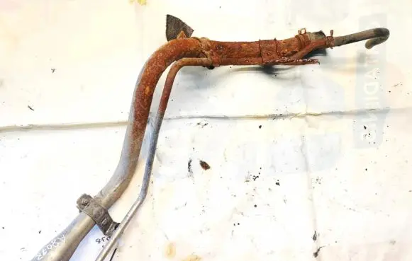 Fuel tank filler neck pipe