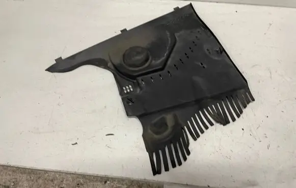 Mercedes-Benz E W211 Other engine bay part A2118300713