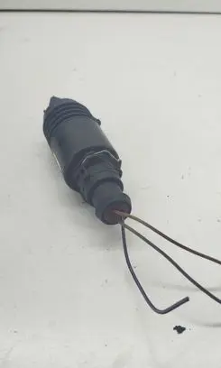 Volkswagen PASSAT B5 Windscreen/windshield washer pump 4A0955651