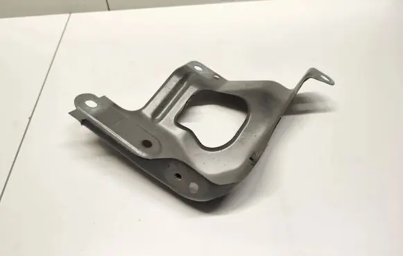 Tesla Model Y Fender mounting bracket 148749200A 4729