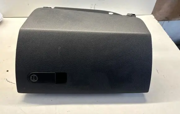 Volkswagen Transporter - Caravelle T5 Glove box 7H1857121