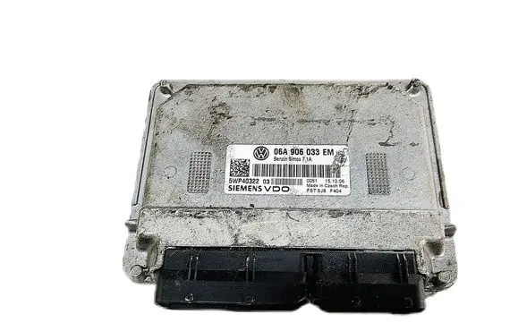 Volkswagen Golf VI Engine control unit/module 06A906033EM
