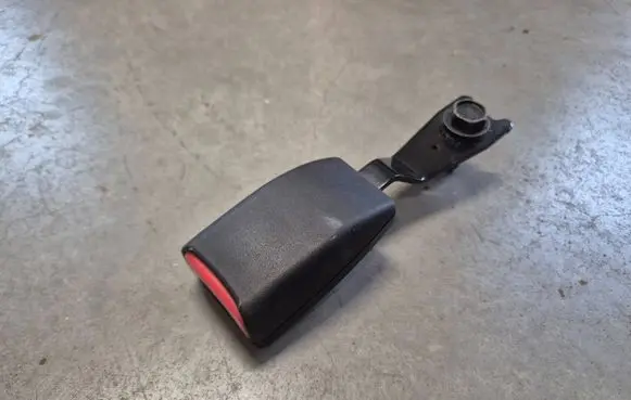 Mazda BT-50 Front seatbelt buckle 
