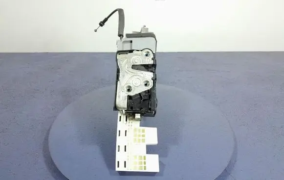 Hyundai Tucson JM Front door lock 81310-D3510