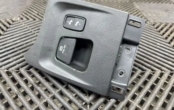 Ram 1500 DT Other switches/knobs/shifts P68313482AC