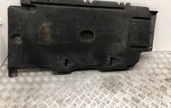 Center/middle under tray cover