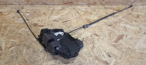 Volvo V50 Front door lock 30753657