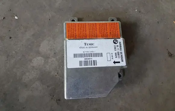 BMW 3 E36 Airbag control unit/module 8386131