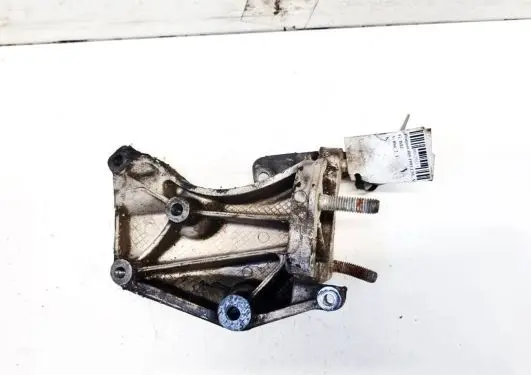 Peugeot 405 Engine mounting bracket