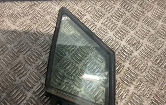 Toyota Corolla Verso AR10 Front door vent window glass four-door 