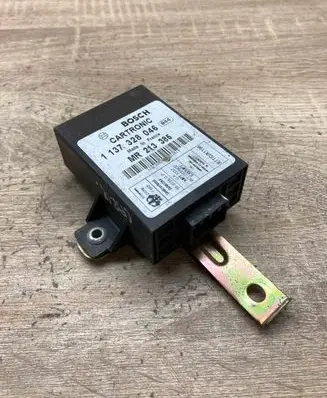 Mitsubishi Carisma Other control units/modules 1137328046 MR213385