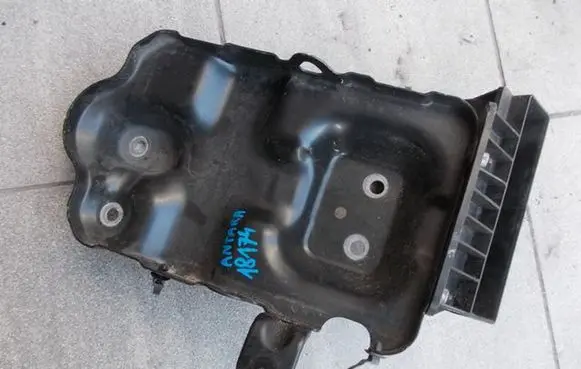 Chevrolet Captiva Battery tray 